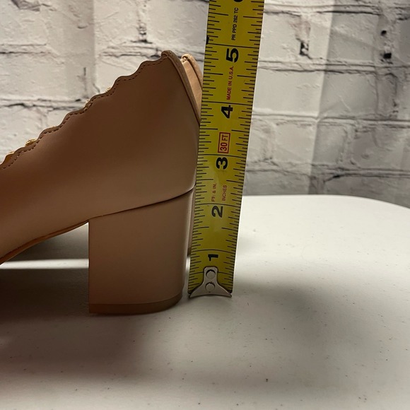 Torrid Nude Scallop Block Heel Size 7W - Picture 9 of 9